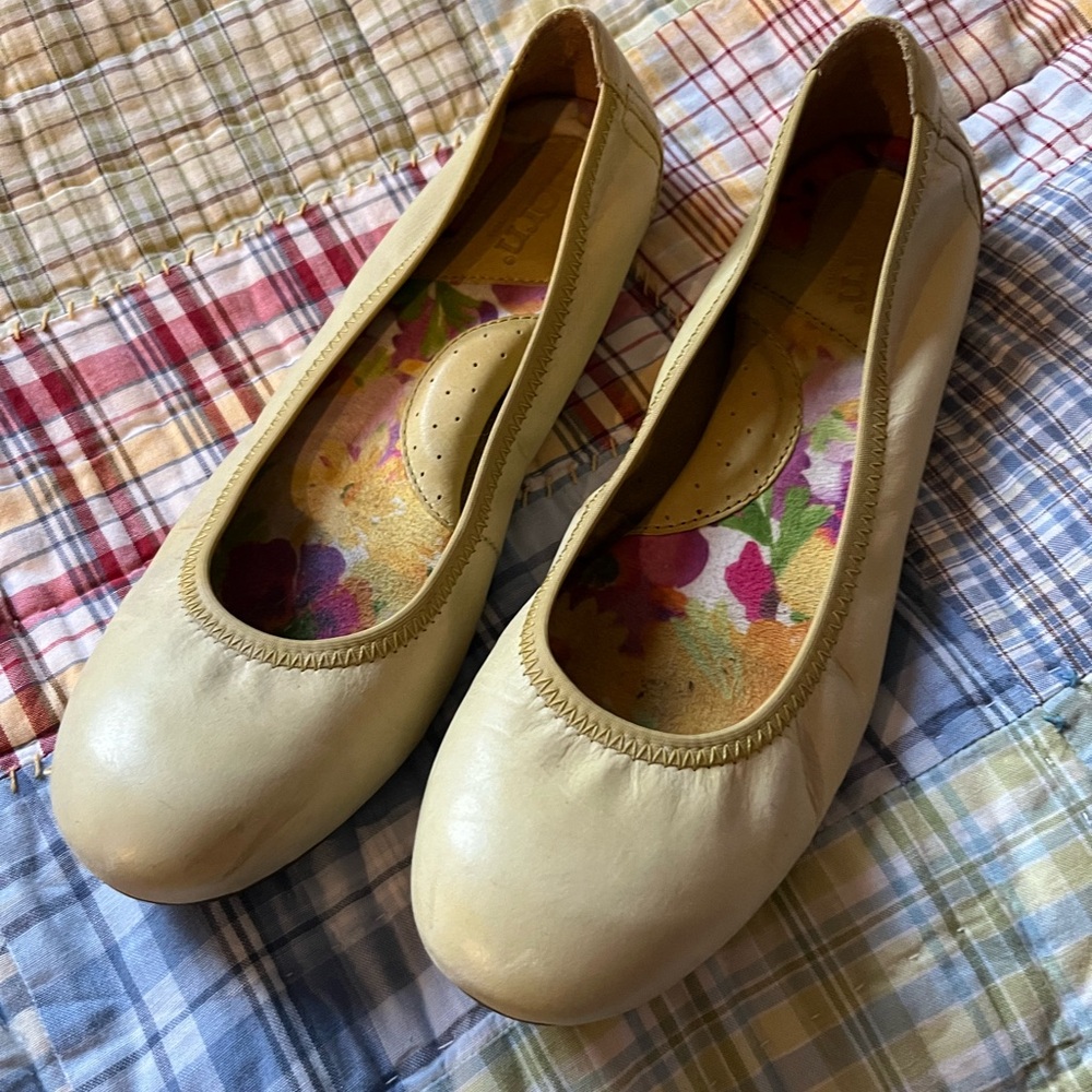 BØRN Leather Flats 8